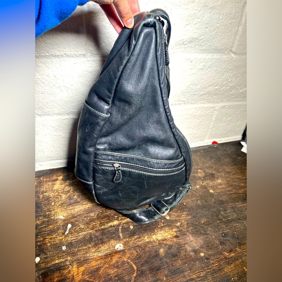 AmeriBag Classic Leather Healthy Back Bag Medium - Picture 1 of 11